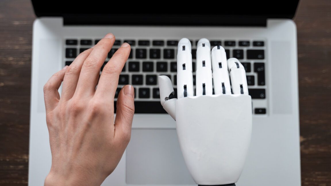 Кодовые агенты пишут больше кода, но не больше функций — разбор Ars Technica